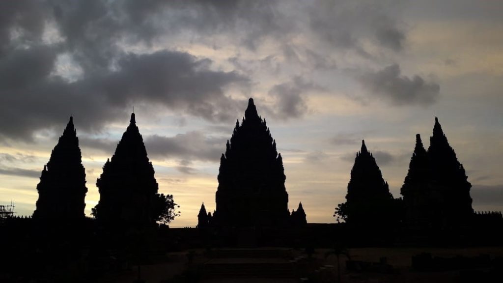 Wisata Candi Prambanan kala petang