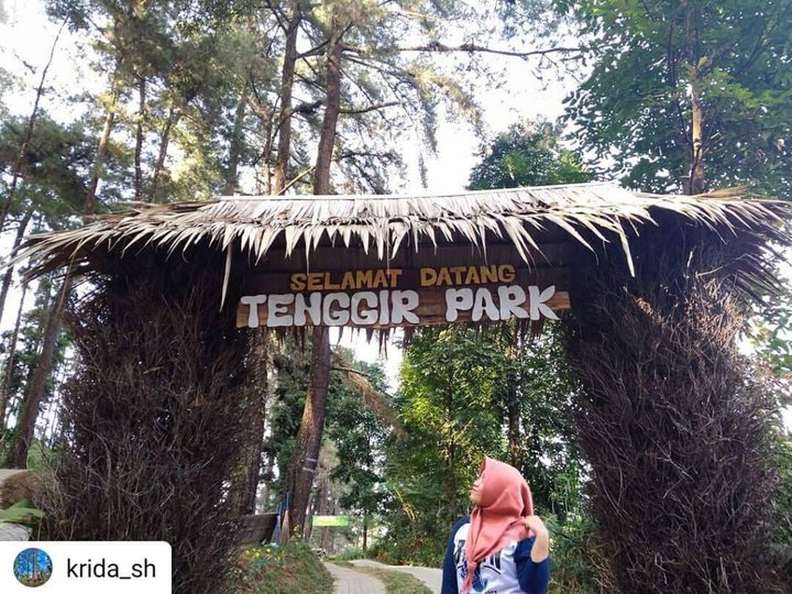 Pintu masuk Tenggir Park 