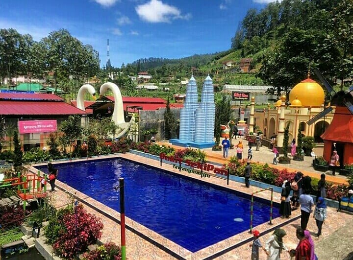 Wisata air waterboom mini sekipan tawangmangu 