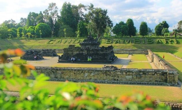 Candi Sambisari lebih rendah dari pada permukaan tanah