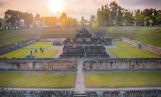 Sunset di Candi Sambisari