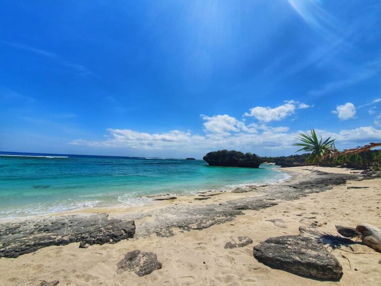 Pantai Nembrala, Pantai Terpencil Tapi Mempesona Di Nusa Tenggara Timur