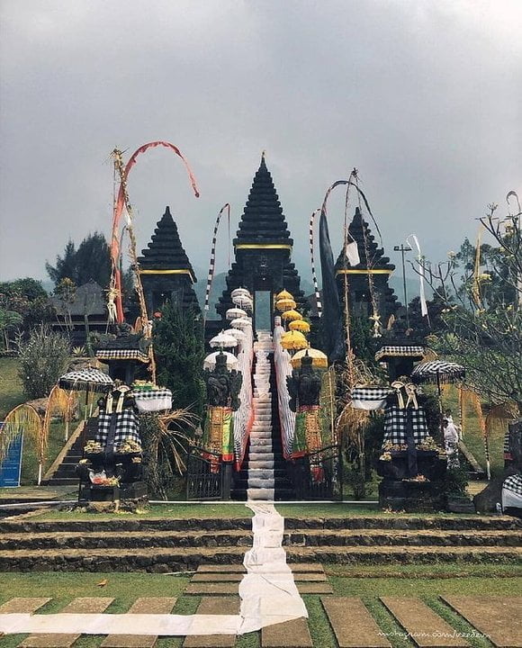 Tempat wisata di Bogor Pura Jagatkarta