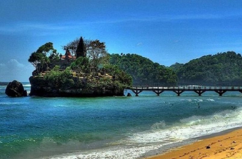 Pantai Ngliyep Malang, Cocok Untuk Bersantai dan Ngliyep