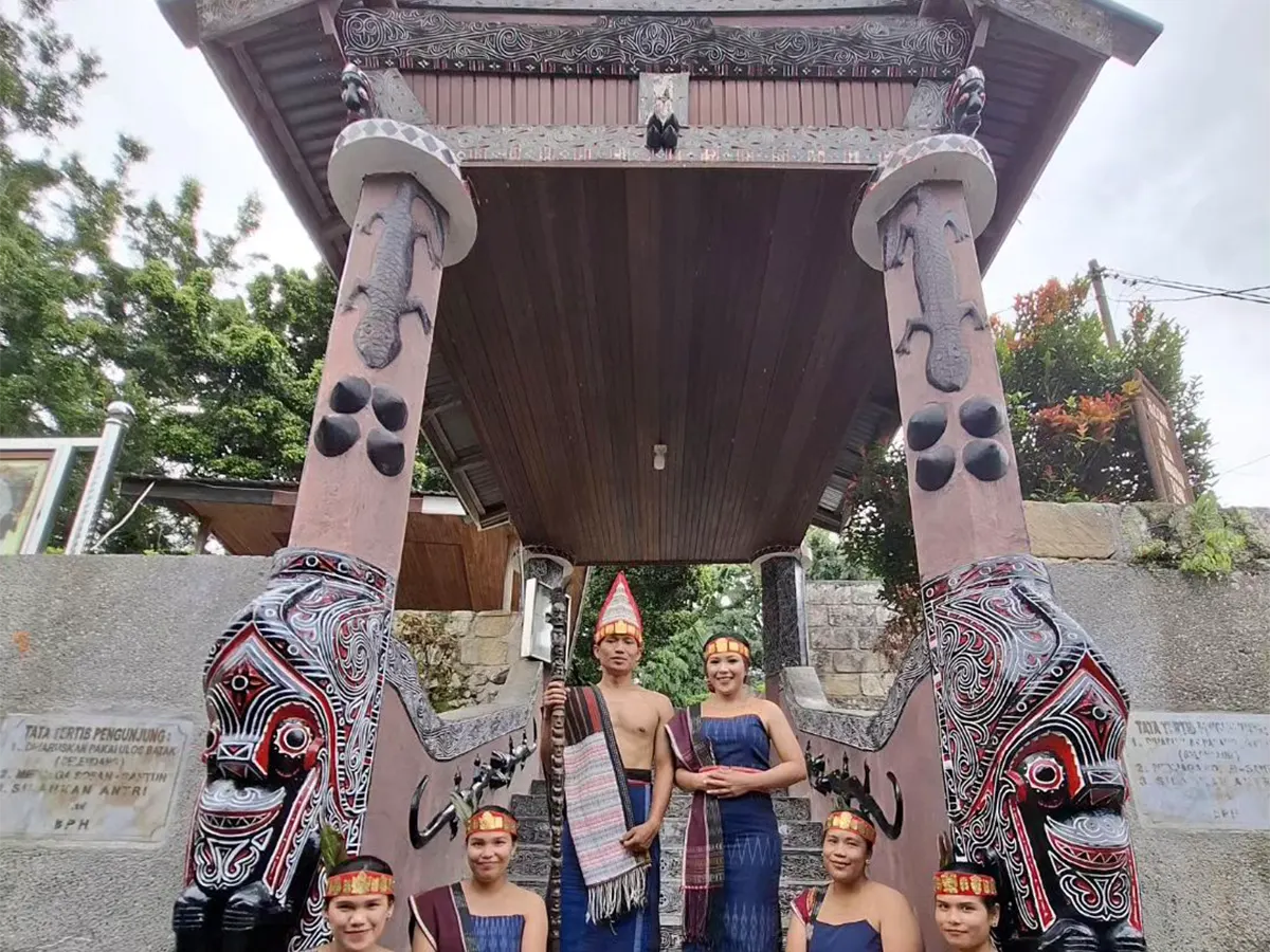 Desa Wisata Tomok: Wisata Sejarah Dan Budaya Adat Batak