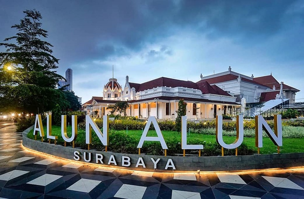 Alun-alun Surabaya