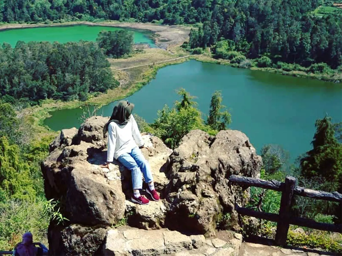 Batu Pandang Ratapan Angin Dieng