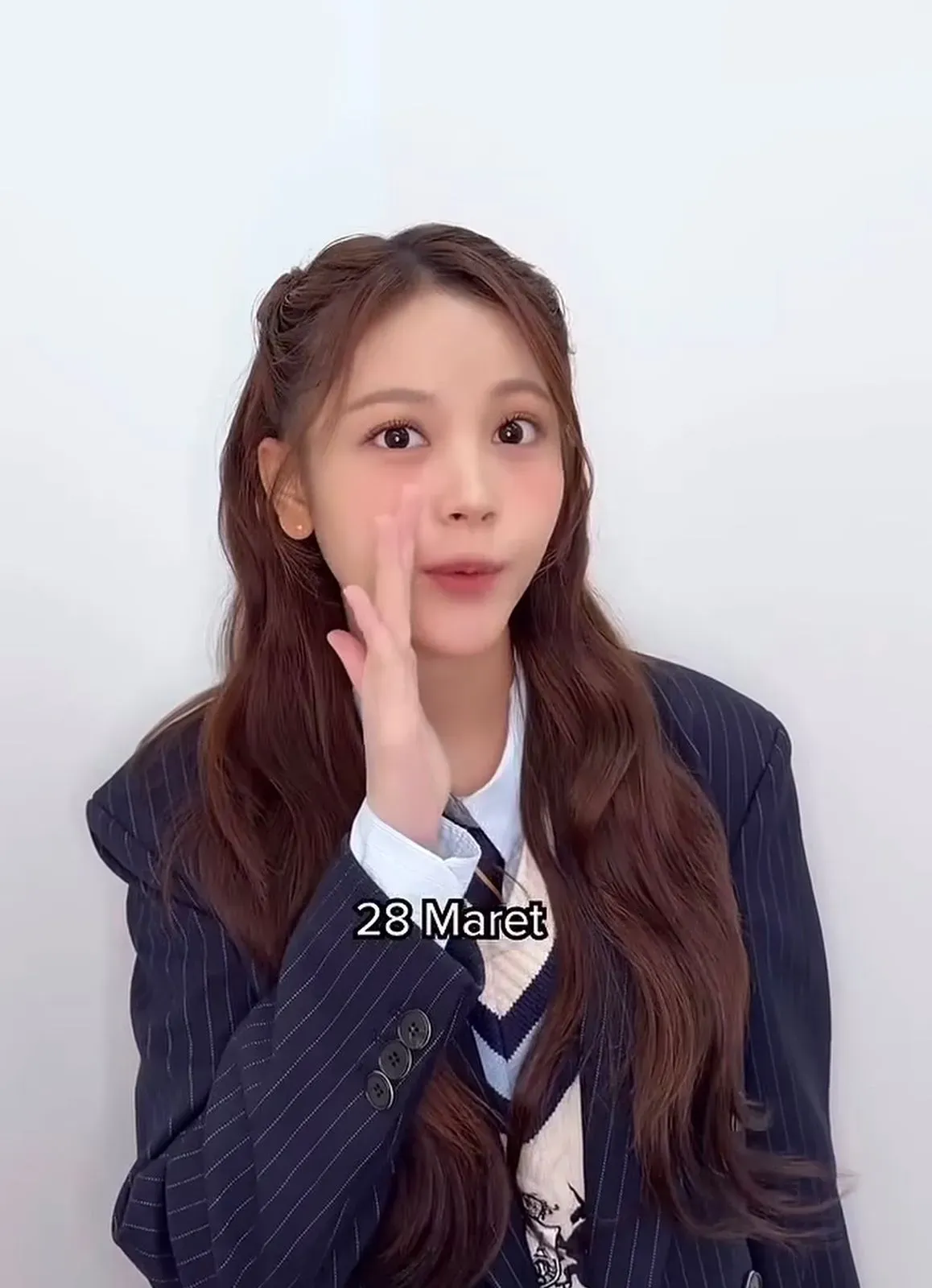 Carmen Ajak Fans Hearts2Hearts ke Rumahnya: “Aku Traktir Makanan Enak!” – Fanmeeting Jakarta Jadi Momen Hangat Tur Internasional