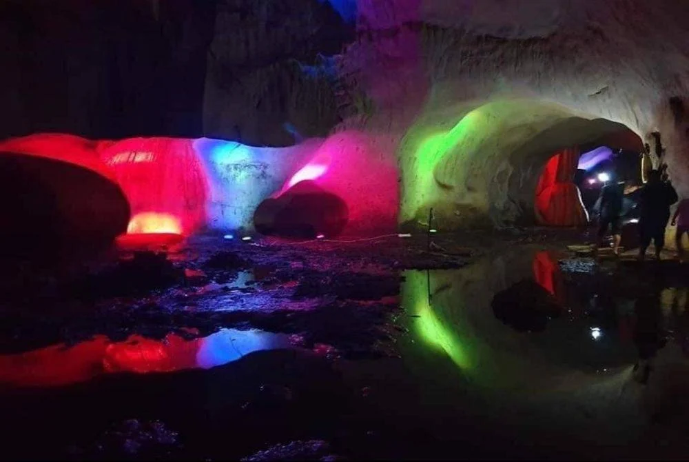 Festival Lampu Memukau di Gua Sunyaragi: Malam Penuh Warna Menyulap Cirebon Jadi Negeri Dongeng