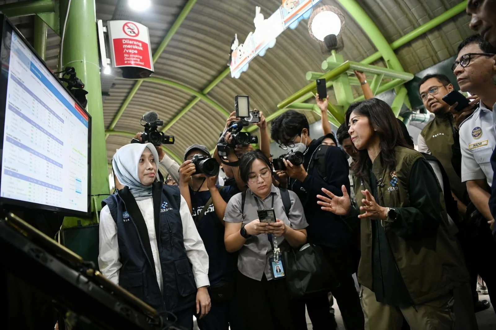 Kemarin, Kemkomdigi Pastikan Jaringan Stabil Hingga Google AI Digugat