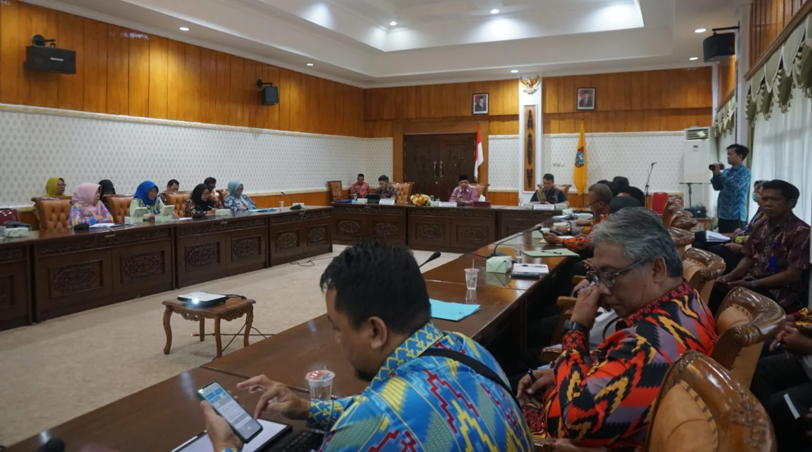 Menko Airlangga Batasi Penggunaan Kendaraan Dinas ASN hingga 50% Mulai 1 April, Dorong Penggunaan Transum