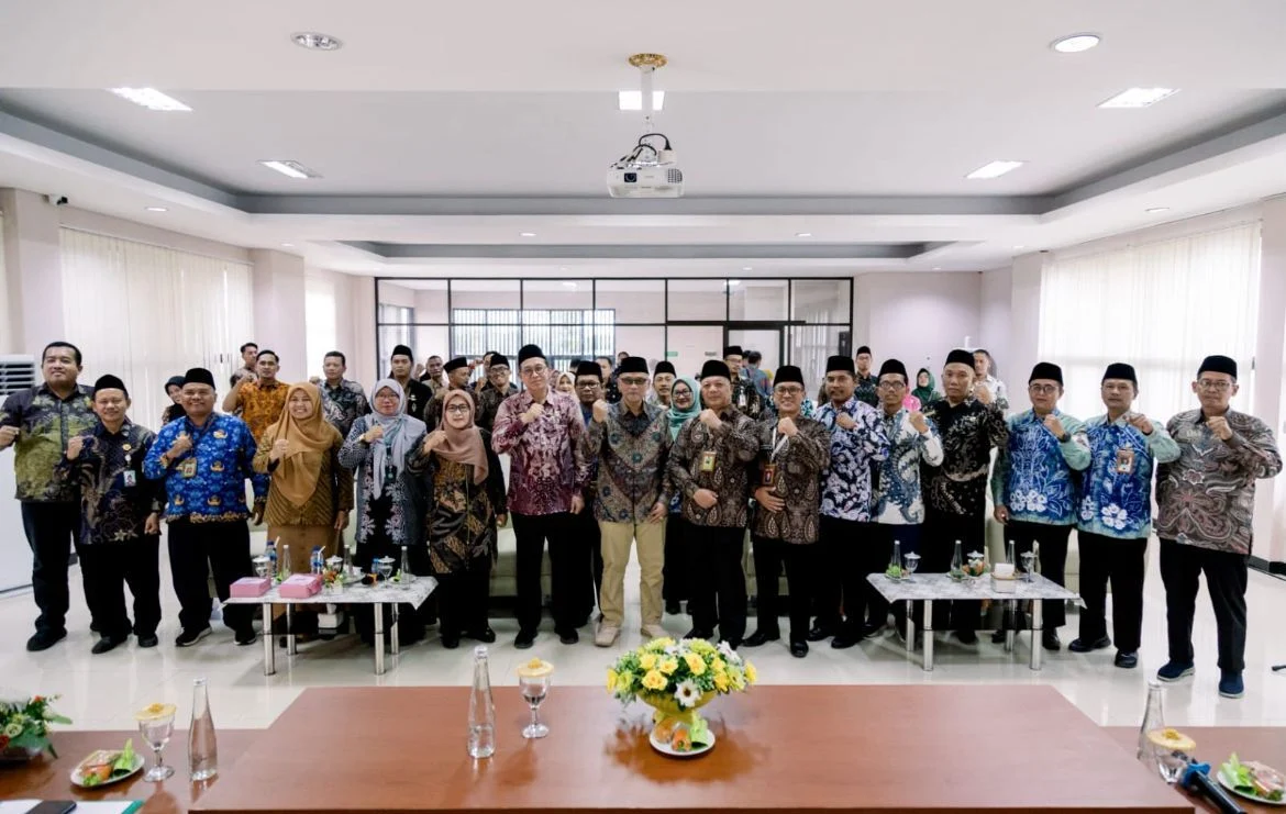 Persiapan Operasional Haji 2026 di Jawa Timur Capai 100 Persen, Menhaj Gus Irfan Pastikan Jadwal Tetap On Track