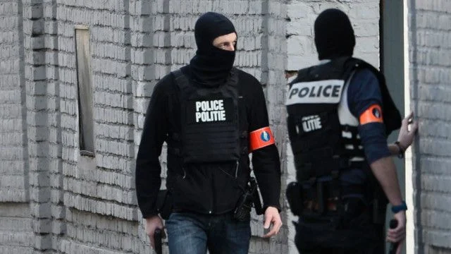 Skandal Terungkap: Penangkapan Dua Pelaku Rencana Serangan Bank di Paris Bersamaan dengan Kemenangan Memukau Prancis atas Kolombia