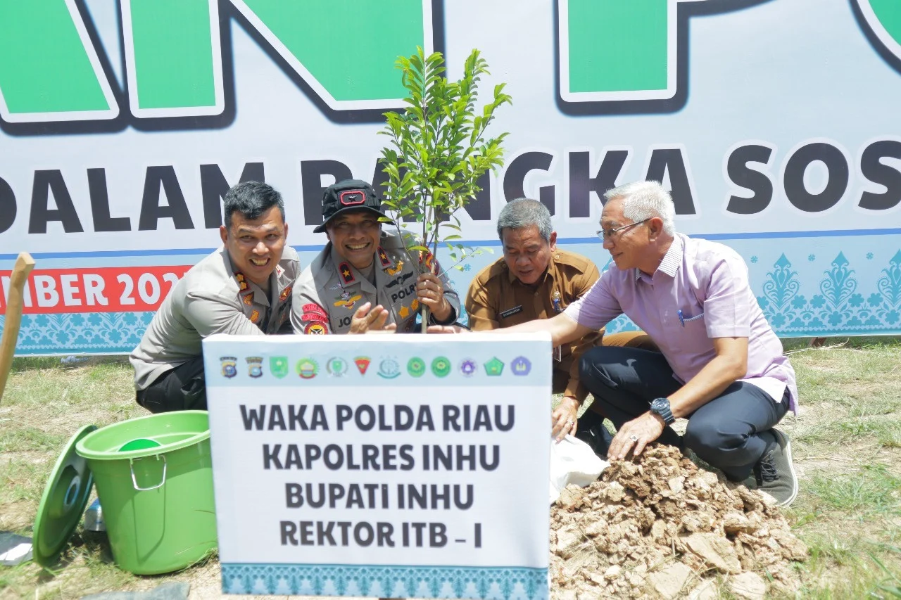 Tindakan Nyata: Kapolres Samosir dan KPKC OKPM Tanam 620 Pohon di Partukko Naginjang, Selamatkan Danau Toba