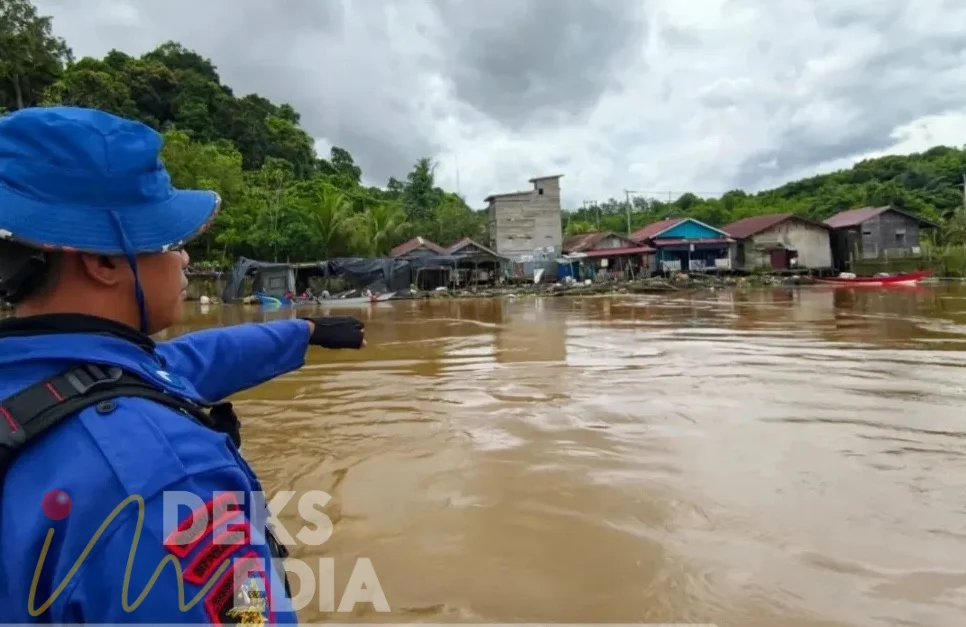 Tragedi di Sungai Mahakam: Kapal Tongkang Menabrak Rumah Apung, Ribuan Warga Terancam