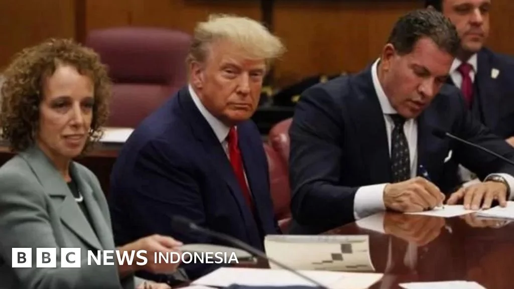 Tragedi Dollar: Tanda Tangan Trump Muncul di Uang Baru, Protes Massa Mengguncang Amerika