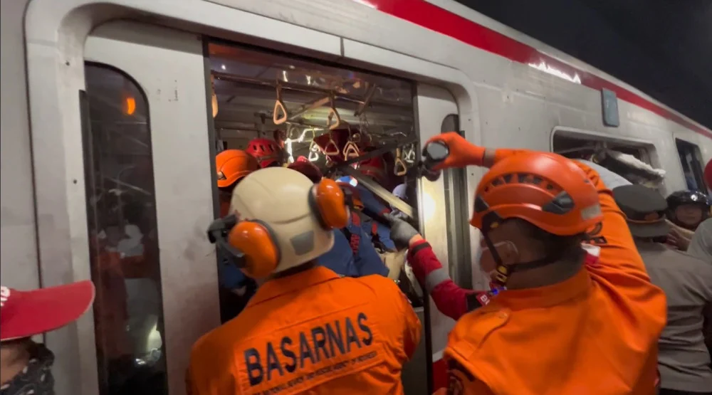 240 Penumpang KA Argo Bromo Selamat, Korban Terhimpit Masih Dievakuasi