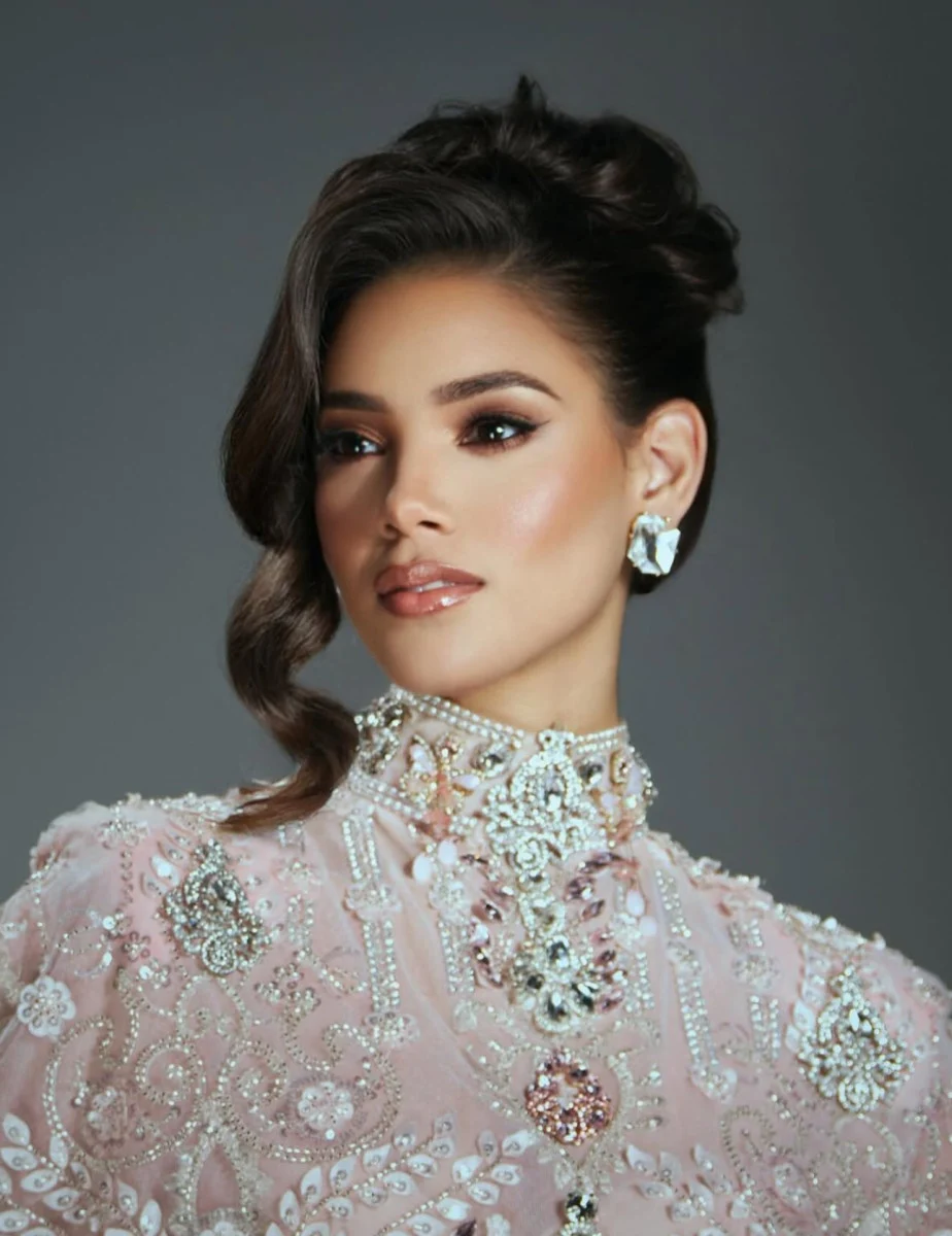 7 Potret Memukau Miss World Republik Dominika 2025 Joheirry Mola, Simbol Elegansi dan Inspirasi!