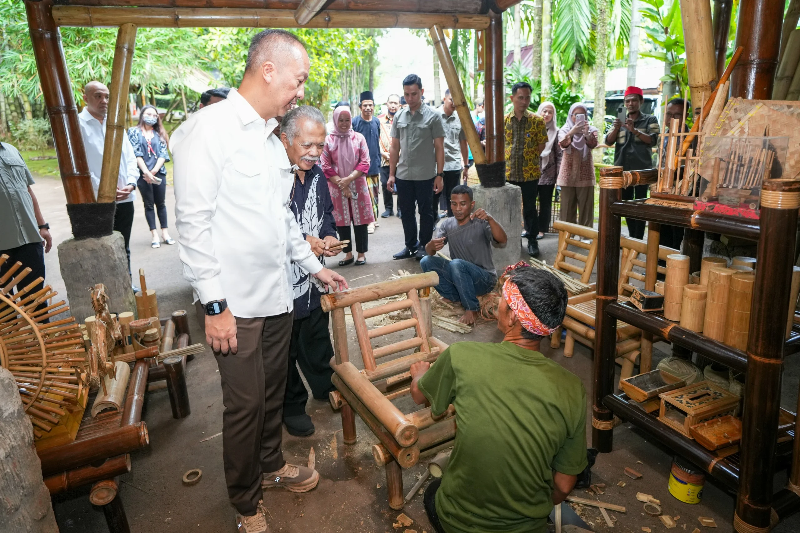 Alibaba Sebut Furnitur hingga Makanan Jadi Komoditas Unggul Ekspor RI