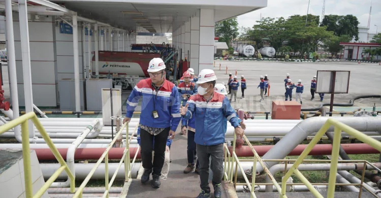 Bahlil Amankan Pasokan BBM dan LPG dari Rusia, Akademisi Nilai sebagai Langkah Masuk Akal