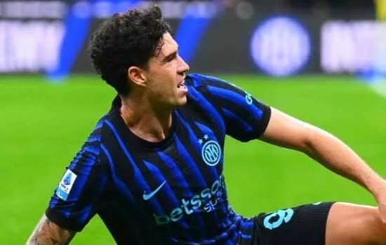 Barcelona Siap Keluarkan Rp1,5 Triliun untuk Dapatkan Bastoni, Tapi Evan Ndicka Jadi Cadangan Utama