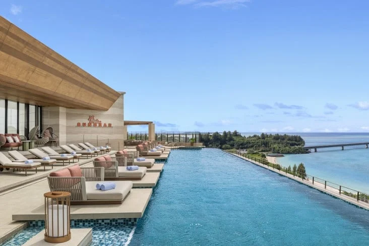 Bidik Turis Asia Tenggara, Rooftop Sunset Jadi Magnet Baru Resor Hilton di Okinawa Jepang