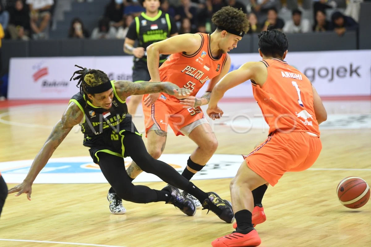 Buford Catatkan Triple-Double, Pelita Jaya Tundukkan Hornbills