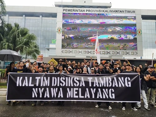 Demo di MK, Mahasiswa dan Koalisi Masyarakat Sipil Desak Pengusutan Tuntas Kasus Penyiraman Air Keras Andrie Yunus