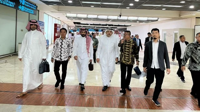 Dubes Saudi Tinjau Layanan Fast Track Haji di Bandara Soekarno-Hatta