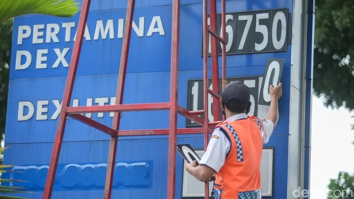 Ekonomi Kemarin: Kebijakan Baru SLIK OJK hingga Harga Pertamax Stabil