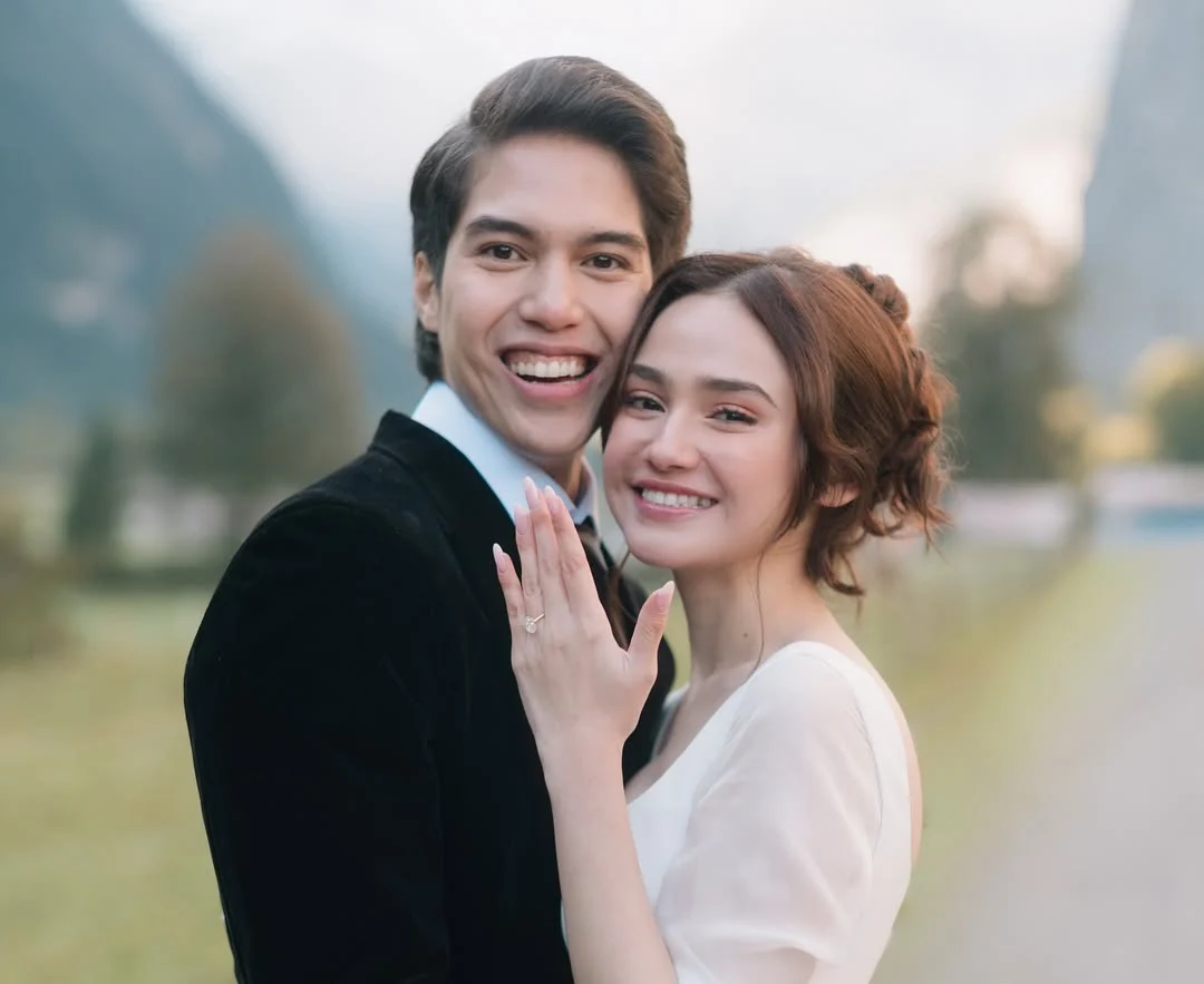 El Rumi dan Syifa Hadju Berfoto Bersama Maia Estianty dan Ahmad Dhani di Momen Akad Nikah