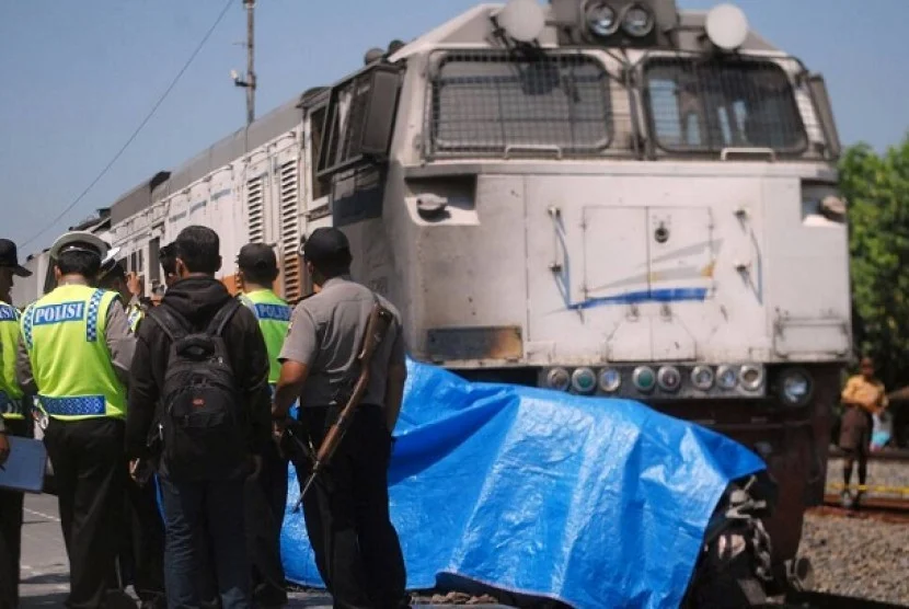 Empat Tewas dalam Tabrakan KA Argo Bromo dan KRL di Stasiun Bekasi Timur