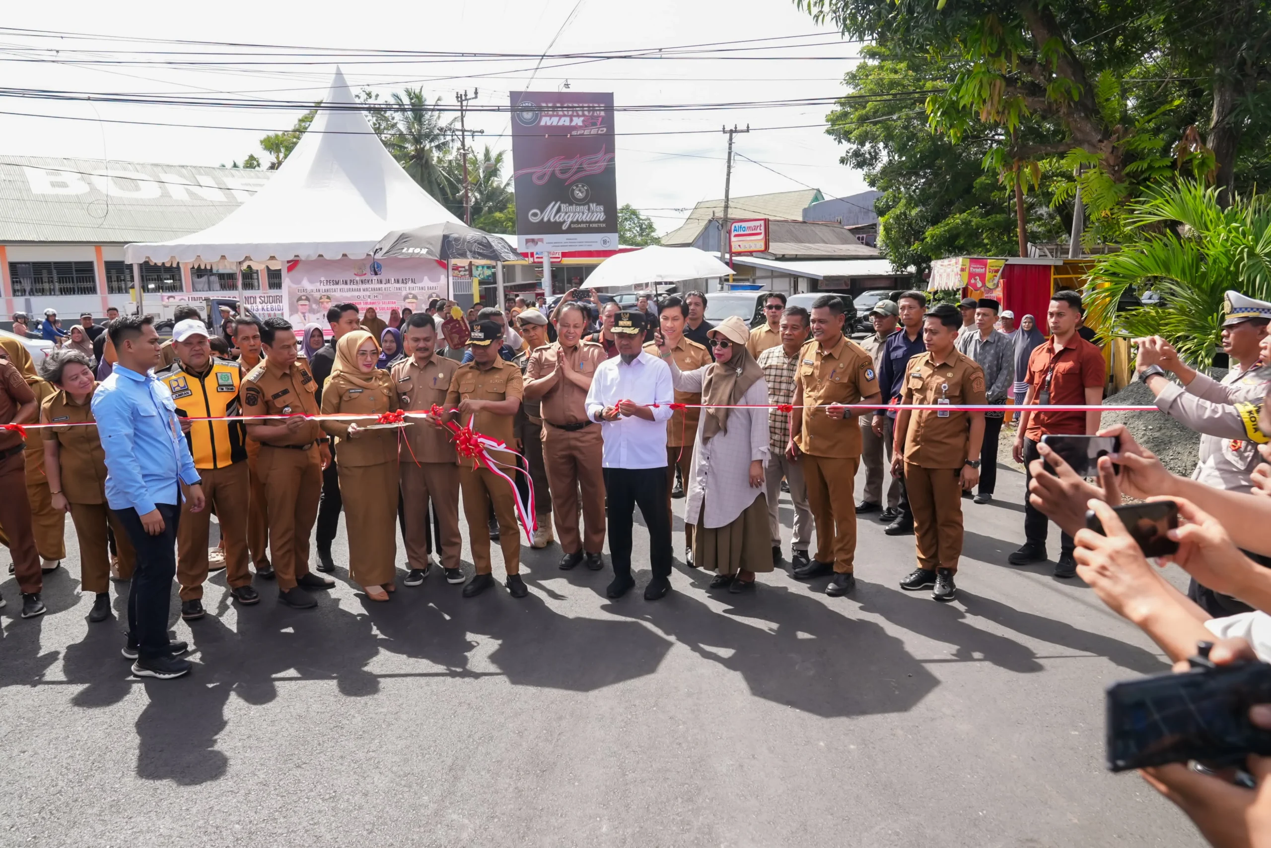 Gubernur Sulsel Andi Sudirman Sulaiman Resmikan Groundbreaking Ruas Sabbang‑Rongkong (Lutra)