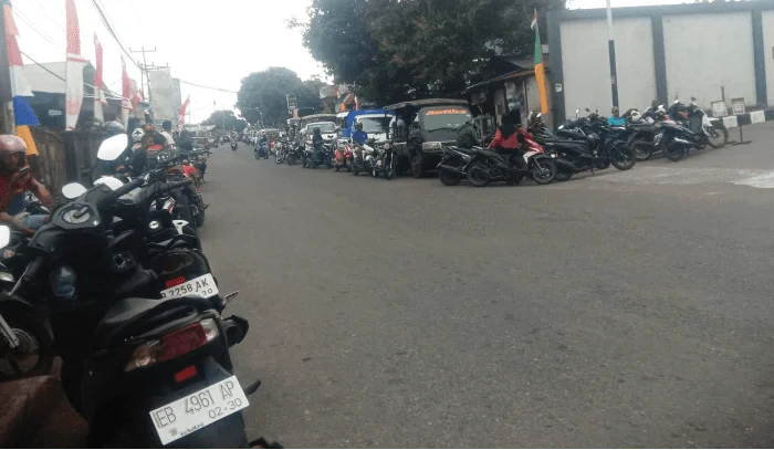 Harga BBM Tetangga Tembus Rp30 Ribu, DEN Minta Warga Tak Panik; Stok Nasional Lebih dari 20 Hari