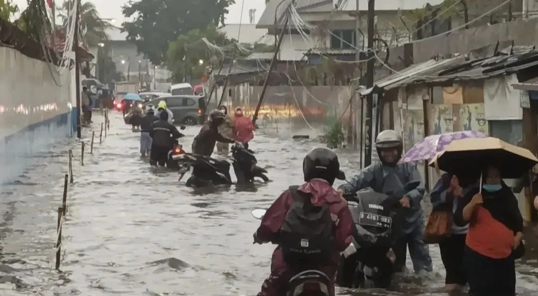 Hujan Deras Pecah Banjir di 21 RT Jakarta Pagi Ini