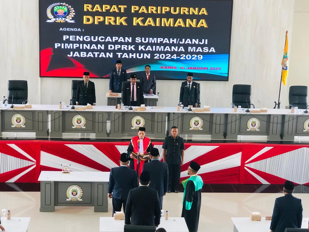 Isak dan Melani Resmi Dilantik Sebagai Duta Bahasa Papua 2026