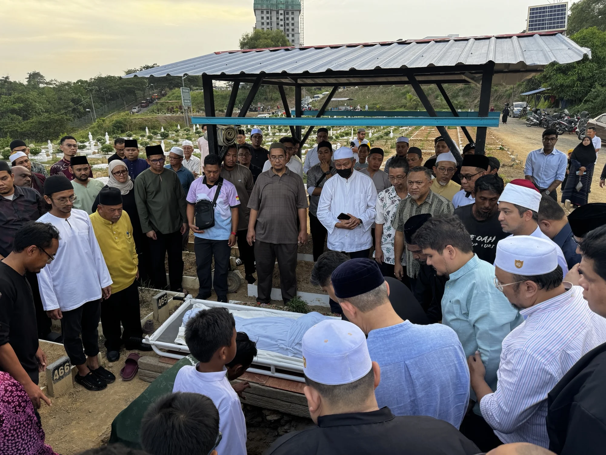 Jenazah Serka Anumerta Muhammad Nur Ichwan Dimakamkan di TMP Giri Dharmoloyo, Magelang