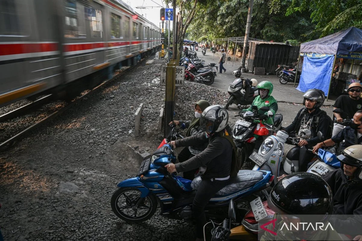 KAI Tegas Tutup 1.800 Perlintasan Liar demi Keselamatan Penumpang
