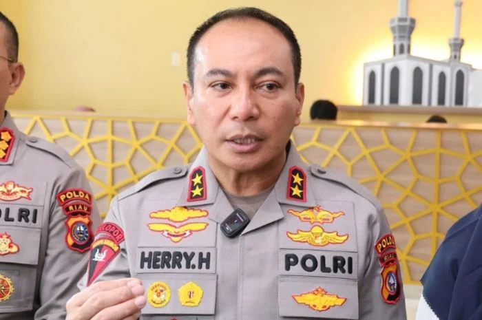 Kapolda Riau Copot Kapolsek dan Kanit Reskrim Panipahan Buntut Unjuk Rasa Berujung Ricuh