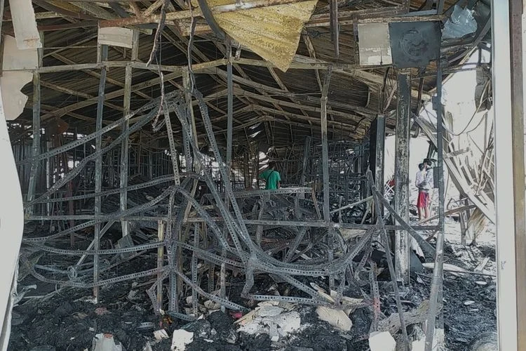 Kebakaran Besar Landa Pasar Kanjengan Semarang, Ratusan Pedagang Terkena Dampak