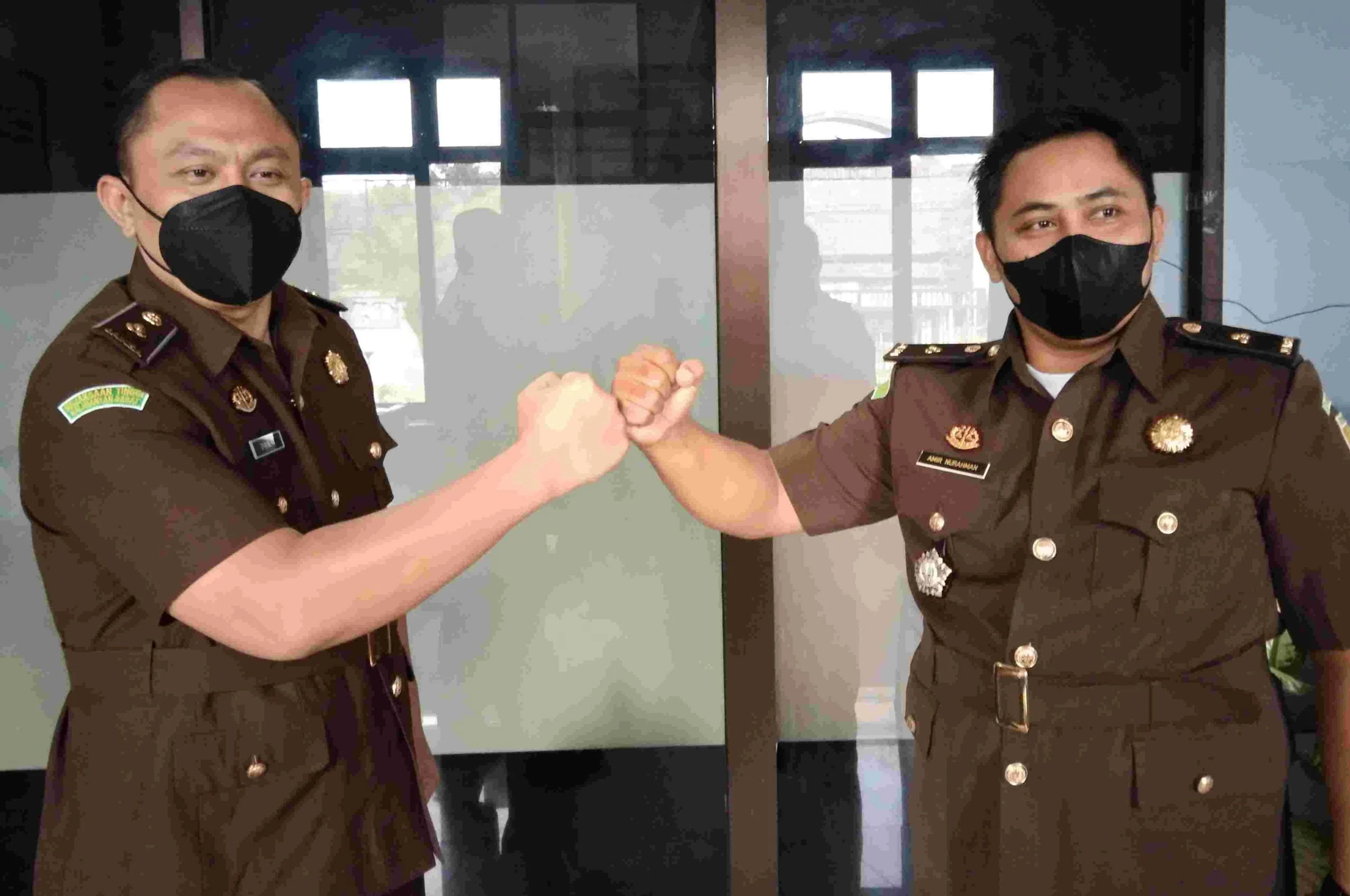 Ketua DPRD Magetan Sutarno Menangis Saat Ditahan Kejaksaan Negeri Magetan Terkait Dugaan Korupsi Dana Pokir