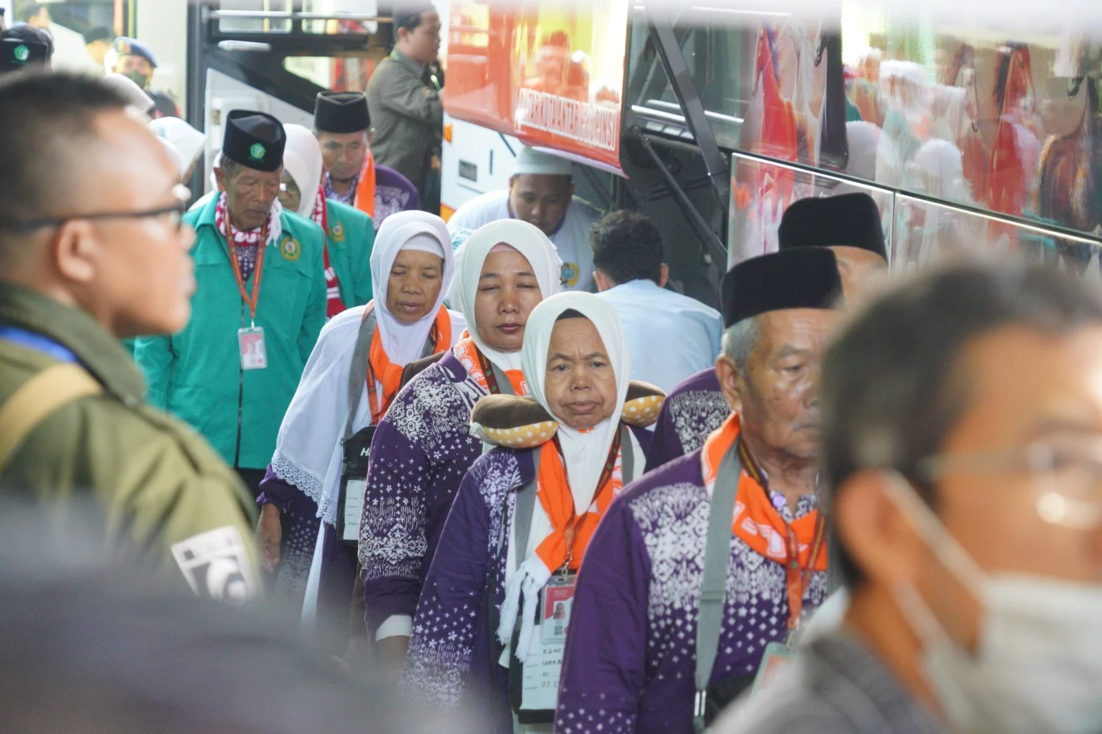 Kloter Pertama Haji Jateng Masuk Asrama, Langsung Diberi Kartu Nusuk