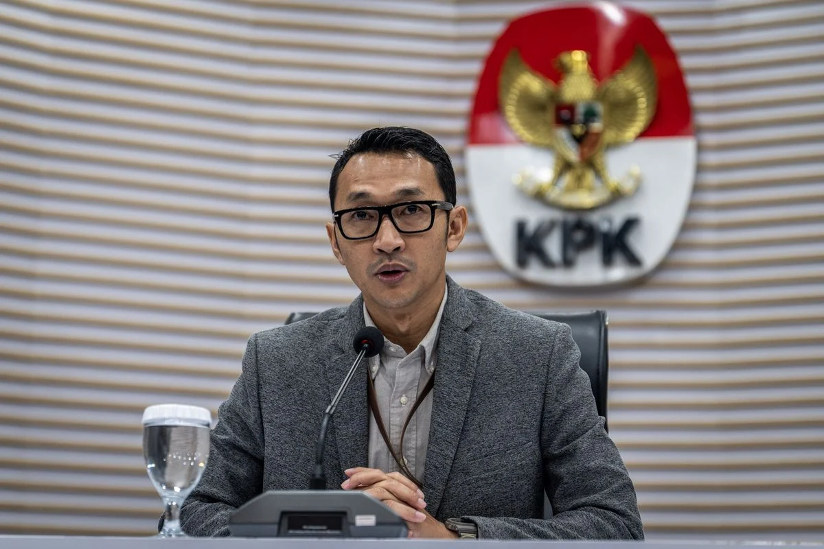 KPK Periksa Haji Her, Pengusaha Tembakau Madura, Terkait Dugaan Suap di Bea Cukai