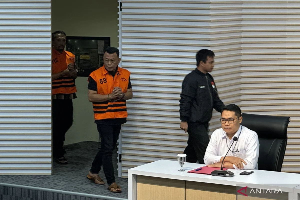 KPK Tetapkan Gatut Sunu Wibisono Sebagai Tersangka, Diduga Sering Minta Reimburs ke OPD Termasuk Pembelian Sepatu