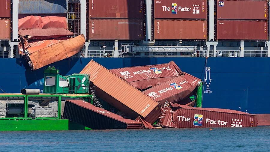 Lebih dari 40 Kapal Kontainer Masih Terdampar di Teluk Timur Tengah