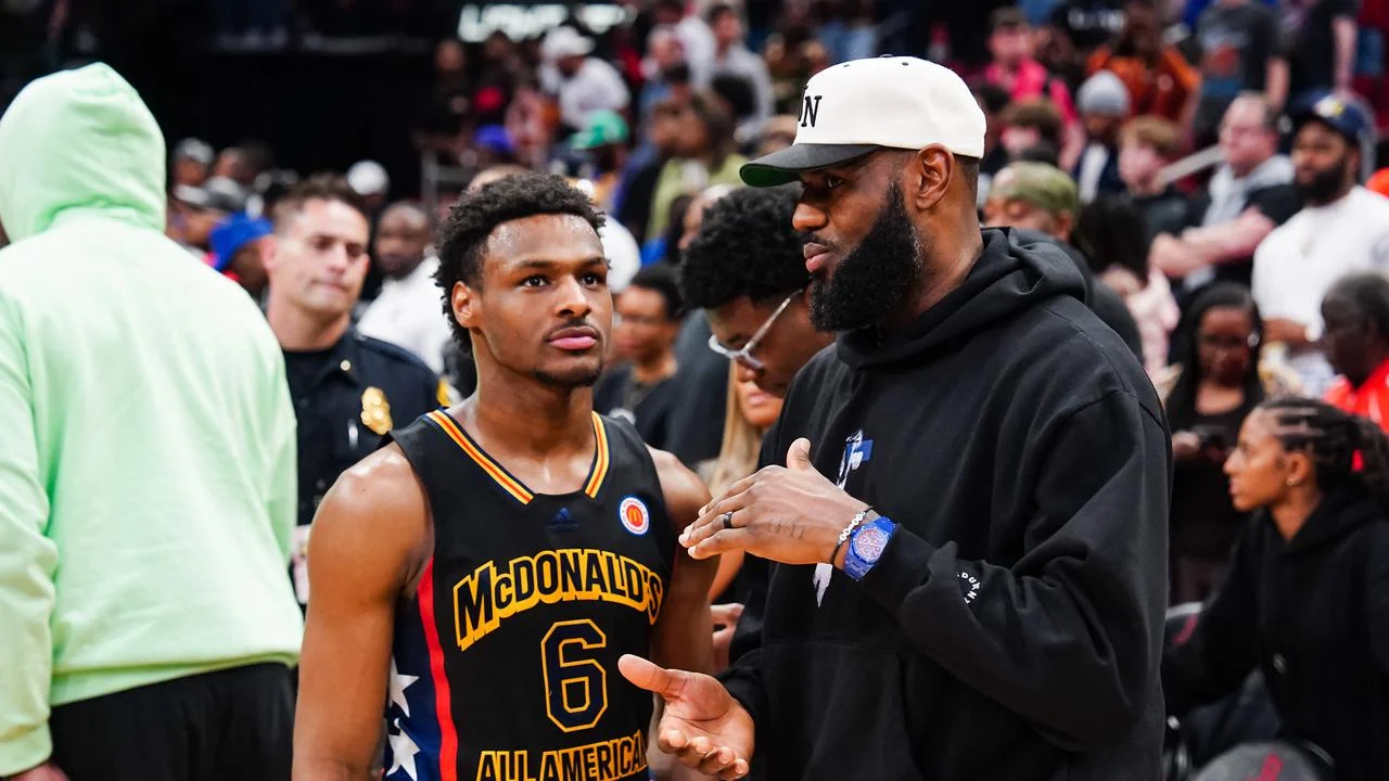 LeBron dan Bronny James Catat Sejarah Baru di Playoff NBA