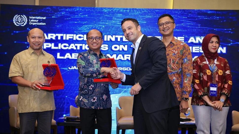 Menaker Ajakan Pekerja Siap Menghadapi Perkembangan Teknologi AI