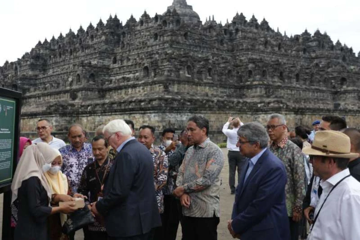Menbud Tekankan Pentingnya Percepatan Restorasi Bangunan Candi