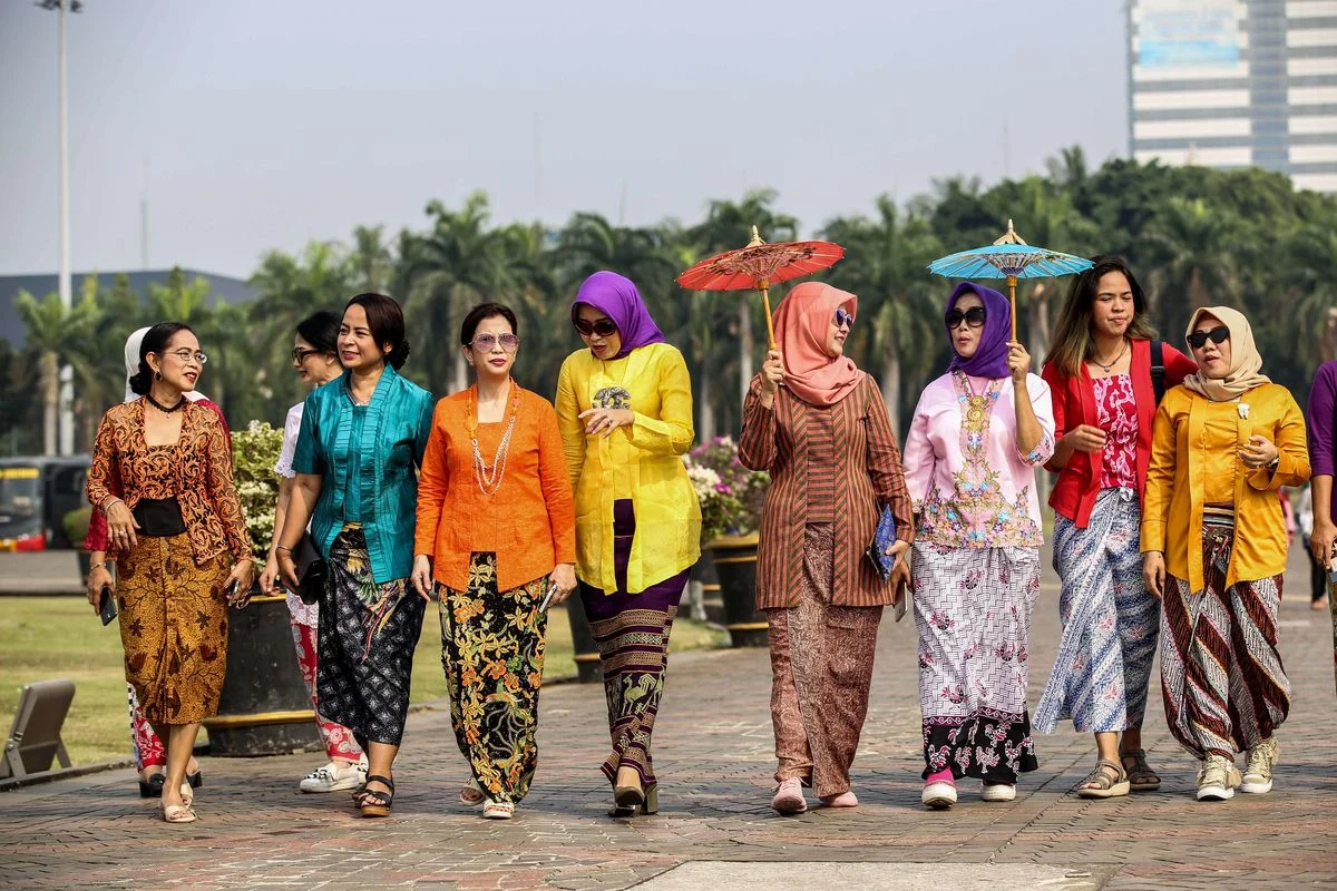 Mengapa Hari Kartini Identik dengan Kebaya? 7 Alasan Busana Tradisional Ini Menjadi Simbol Emansipasi Perempuan