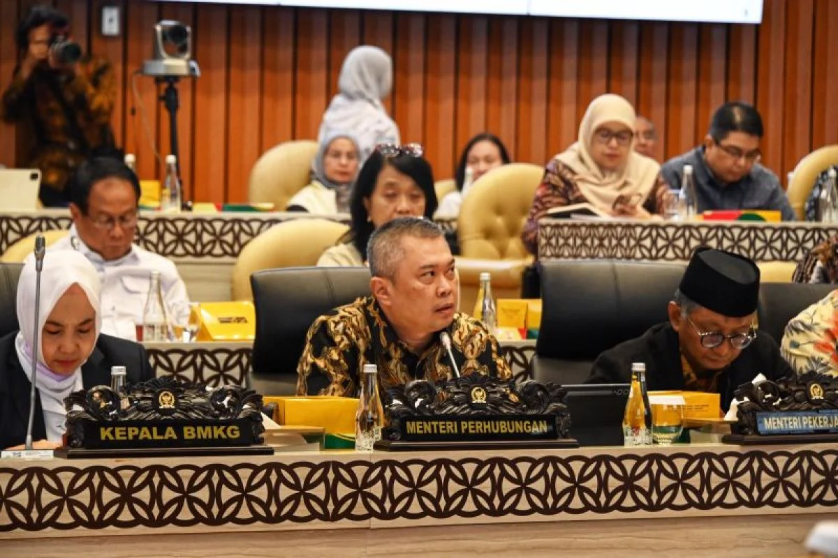 Menhub Modifikasi Kebijakan WFH untuk Optimalkan Layanan Transportasi Senin‑Jumat